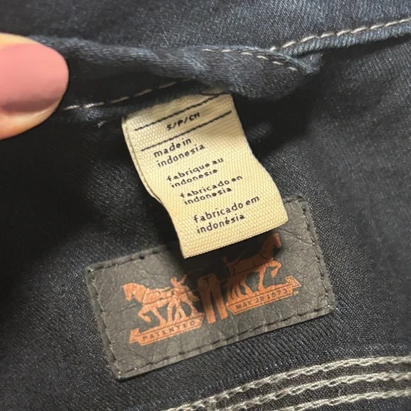 Levi's Dark Blue Denim Jacket - Picture 2 of 6